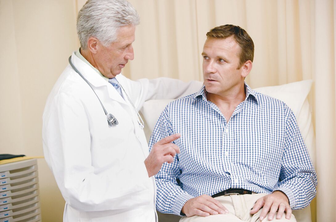 Después del examen, el urólogo prescribirá un procedimiento de tratamiento integral al paciente con prostatitis.