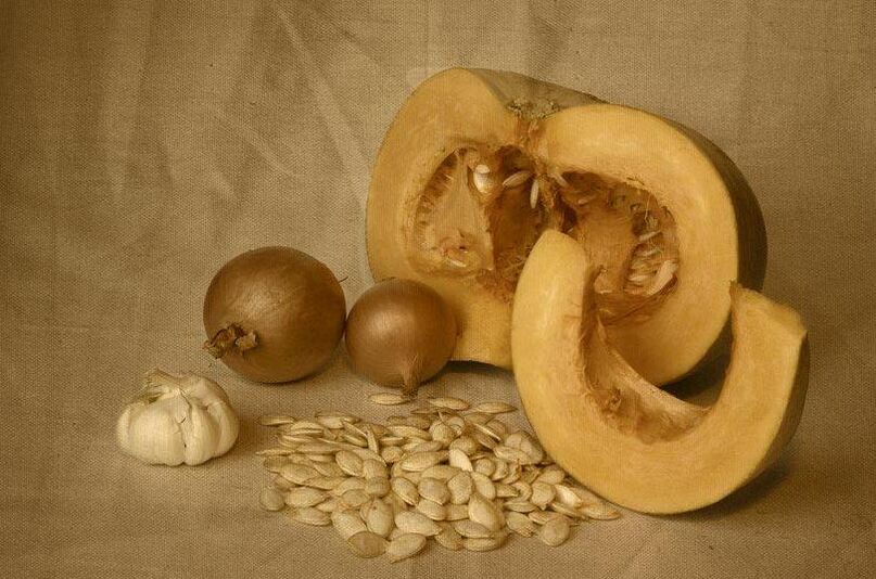 Las semillas de calabaza son uno de los remedios caseros más eficaces para tratar la prostatitis en los hombres.