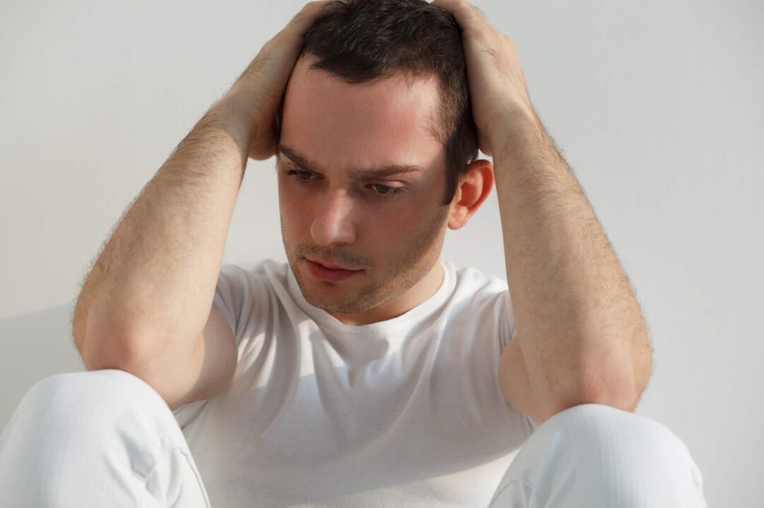 Un hombre desarrolló prostatitis, que causa inflamación de la glándula prostática.
