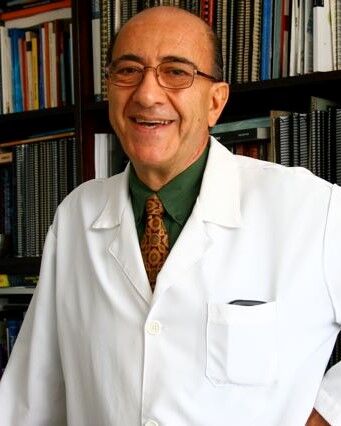 Médico urólogo Cristian